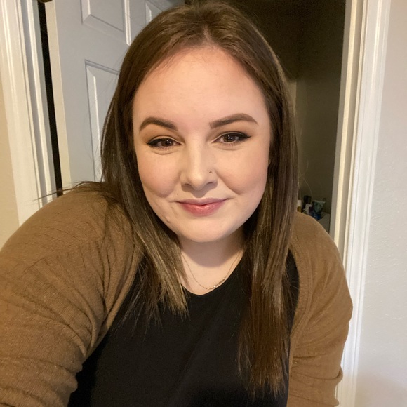 Meet your posher! - Picture 3 of 3